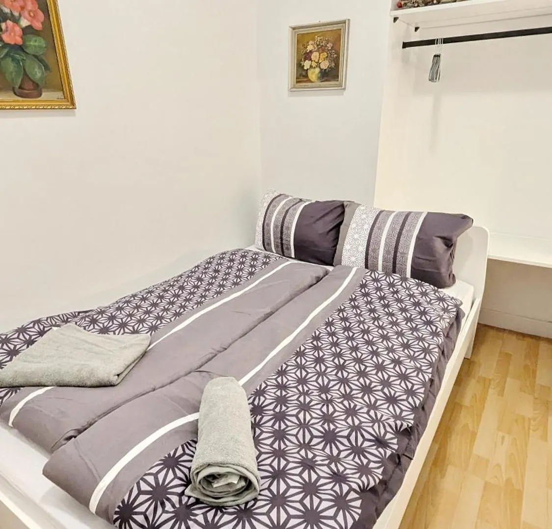Comfortable Rooms In Lugner City Area Vienna Homestay