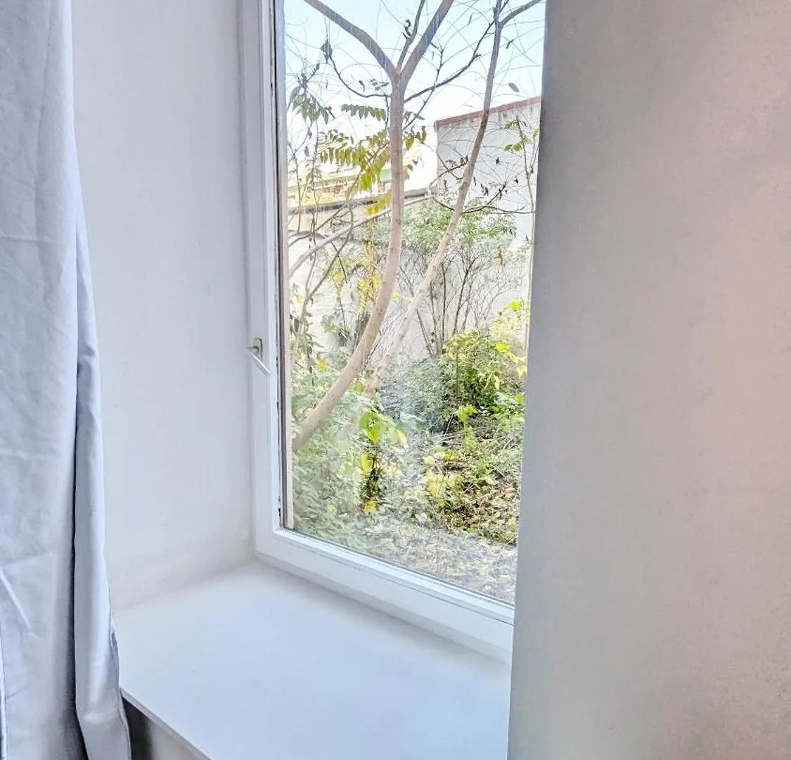 Comfortable Rooms In Lugner City Area Vienna 0*,  Austria
