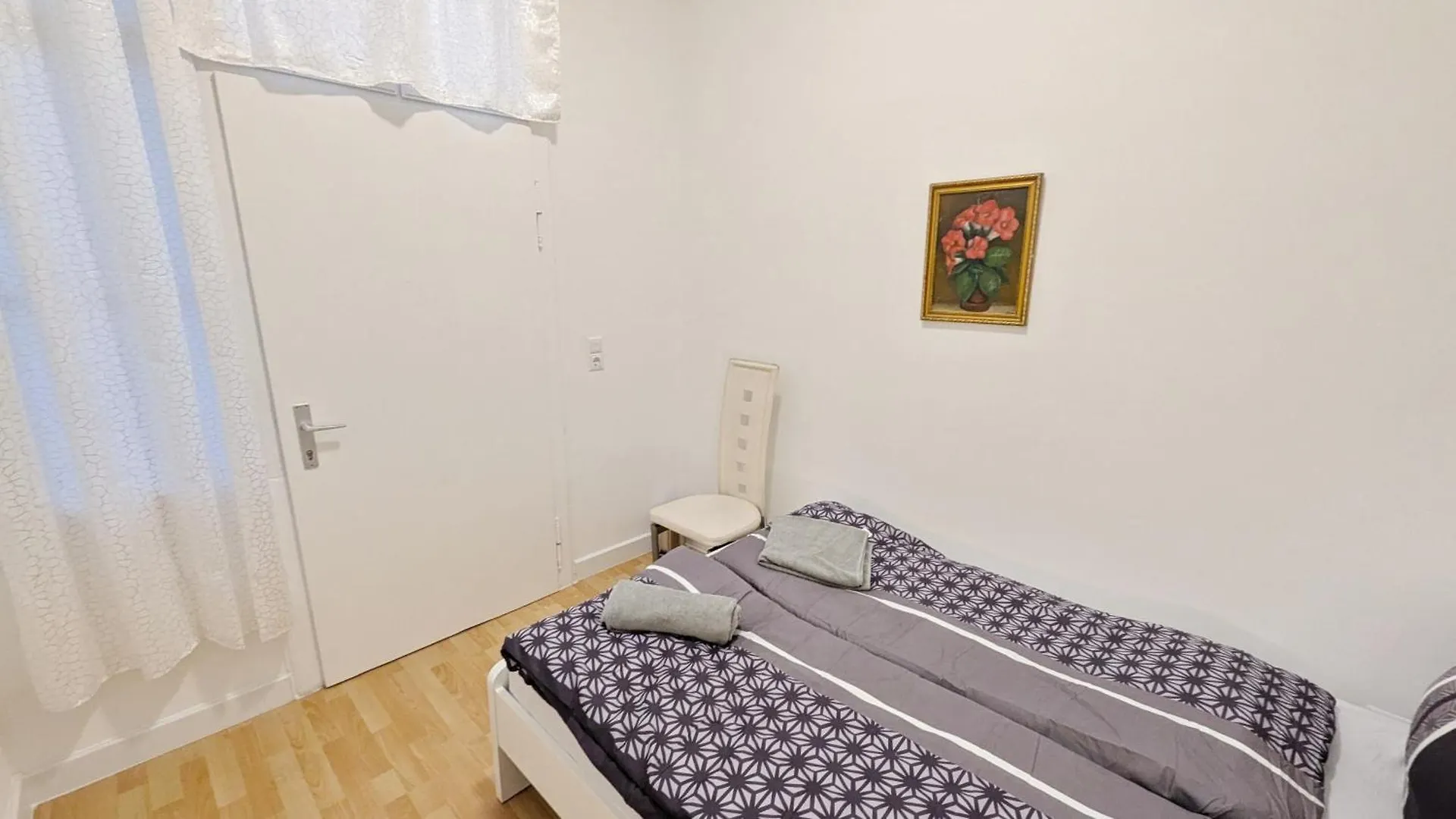 Comfortable Rooms In Lugner City Area Vienna Homestay